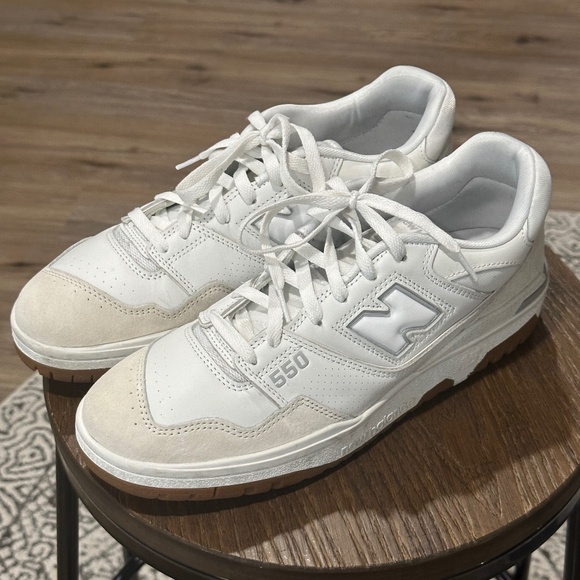 New Balance 550 - Picture 1 of 3